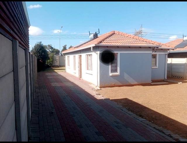 3 BEDROOM HOUSE FOR SALE IN ALBERTSDAL